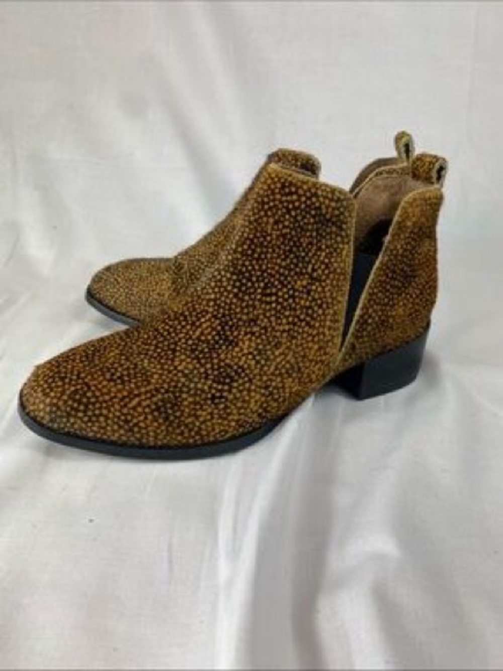 Seychelles Tan/Brown Textured Chelsea Booties